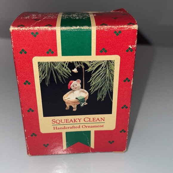 Four Vintage Hallmark Ornaments - Picture 4 of 9